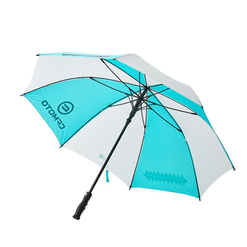 Umbrelă cu mâner lung