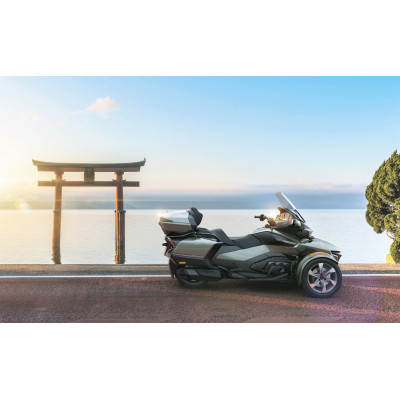 CAN-AM Spyder RT Sea-to-Sky Edition