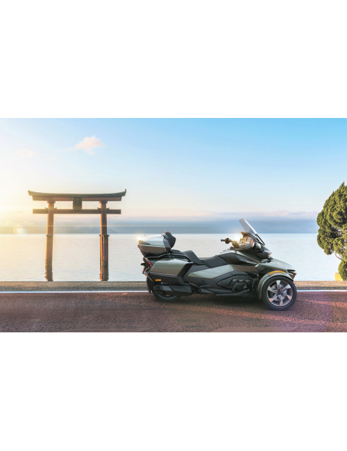 CAN-AM Spyder RT Sea-to-Sky Edition